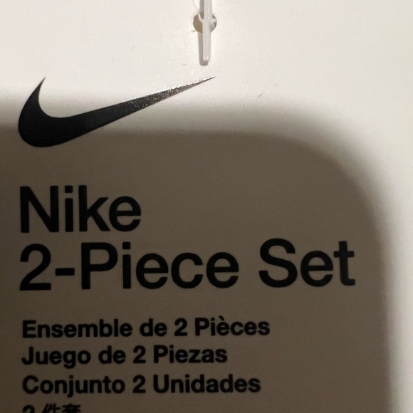 Infant and toddler Nike Trapper Hat & Mittens Set Allover Swoosh Print - Picture 4 of 4